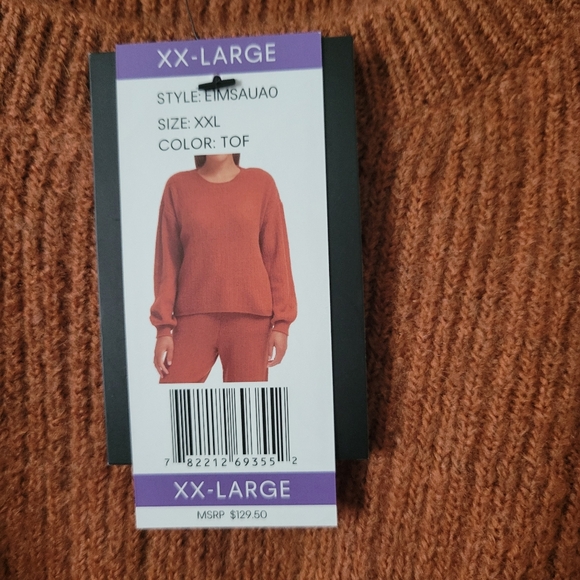 DKNY Women's Cashmere Blend Crew Neck Sweater. NWT. XXL - Picture 3 of 6